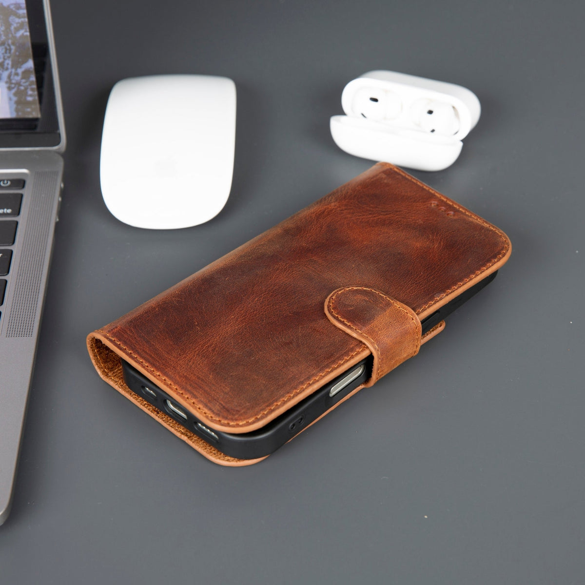 Casper iPhone 17 Leather Wallet Case – MagSafe Compatible