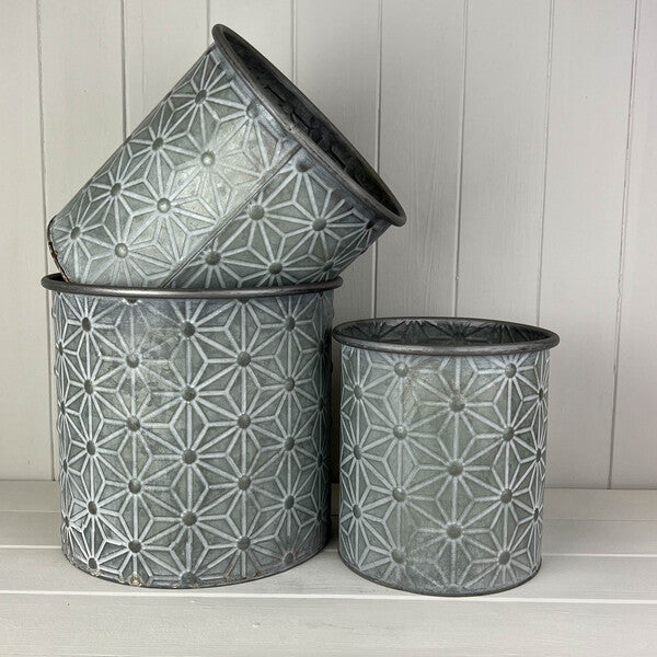 Embossed Daisy Designed Planters Set of 3-1